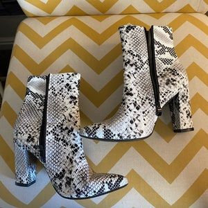 Faux snakeskin heeled ankle boots size 9